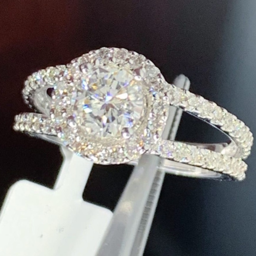 14k 1.50ct Split Shank Ring